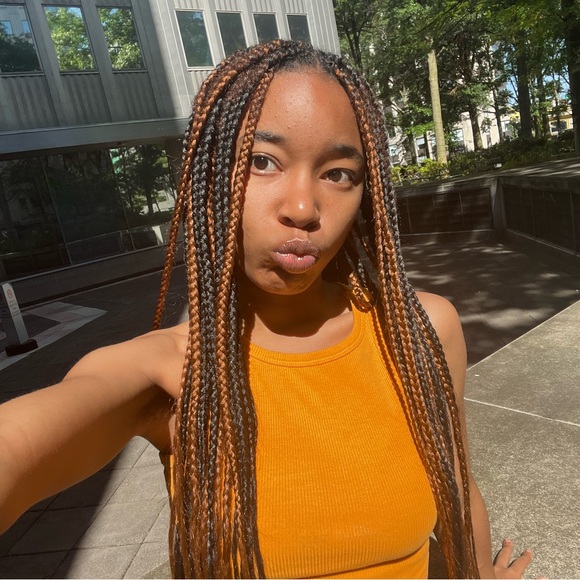 Meet your Posher, Helen - Picture 1 of 4